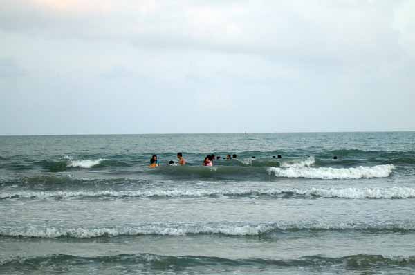 Name:  1075scene220209_54645.jpg
Views: 294
Size:  19.0 KB