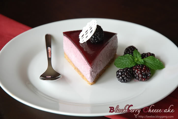Name:  BlogBlackberryCheesecake04b.jpg
Views: 479
Size:  47.5 KB