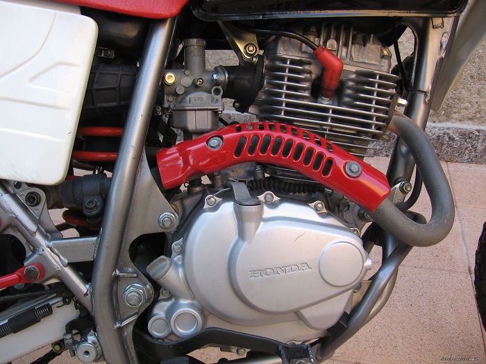 Name:  xlr 125-98.1.jpg
Views: 628
Size:  149.9 KB