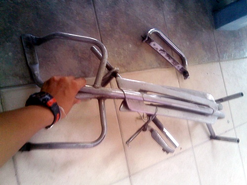 Name:  15082010.jpg
Views: 174
Size:  68.3 KB