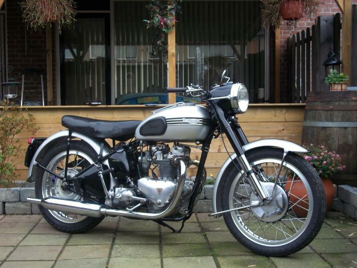 Name:  Triumph-T100(2).jpg
Views: 3859
Size:  71.0 KB