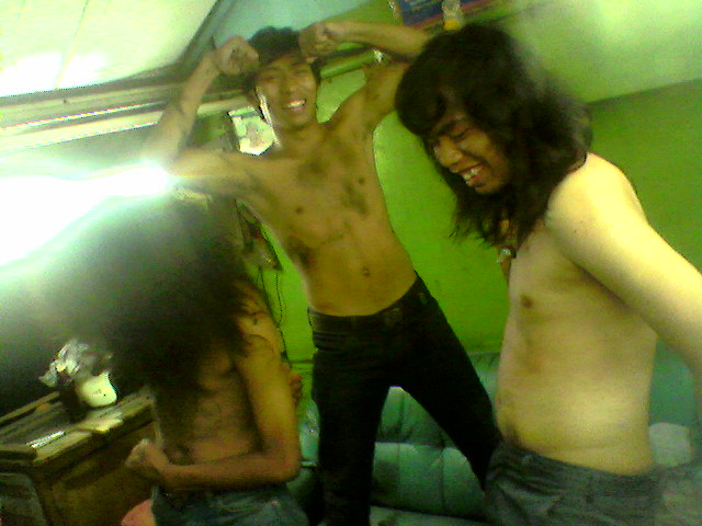Name:  L!nG-052.jpg
Views: 301
Size:  75.2 KB