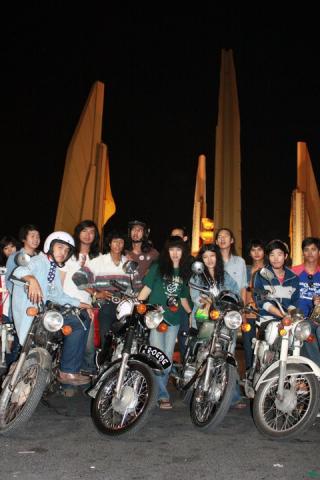 Name:  155285_174934412531891_100000459999610_491938_6741497_n.jpg
Views: 103
Size:  26.4 KB