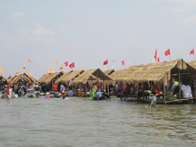 Name:  2010_08_25_235414_khdev333.jpg
Views: 6532
Size:  32.4 KB