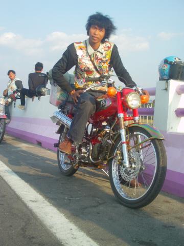 Name:  AMBA0055.jpg
Views: 153
Size:  28.0 KB