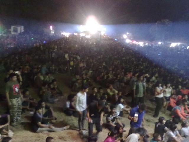 Name:  12032011105.jpg
Views: 296
Size:  36.1 KB