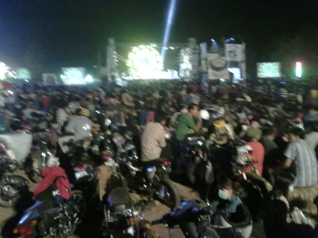 Name:  12032011114.jpg
Views: 298
Size:  41.7 KB