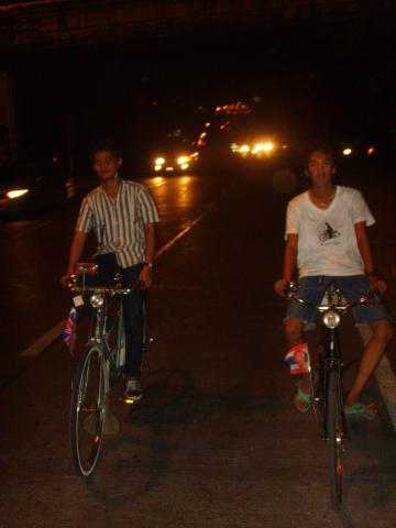 Name:  SSL22290.jpg
Views: 156
Size:  16.8 KB