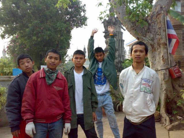 Name:  27102007091.jpg
Views: 367
Size:  55.7 KB
