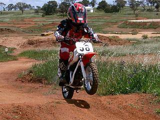 Name:  2005_07_21_bikepics-396004-320.jpg
Views: 183
Size:  24.0 KB