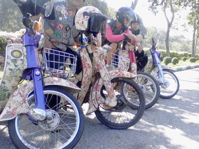 Name:  197036_172354519481408_100001205836115_439252_924501_n[1].jpg
Views: 288
Size:  71.8 KB