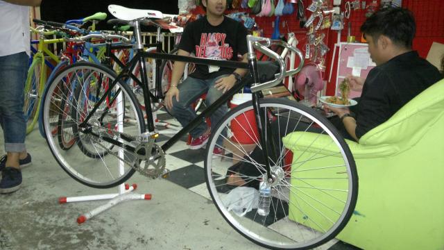Name:  22062011207.jpg
Views: 1466
Size:  49.9 KB