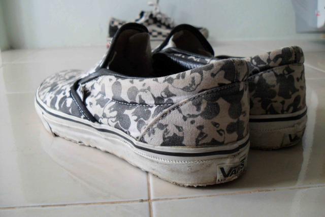 vans slip on ราคา low