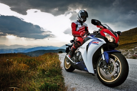 Name:  honda-cbr-1000-rr-2009-hrc.jpg
Views: 3607
Size:  125.6 KB