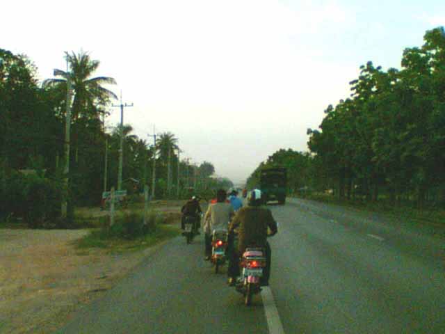 Name:  04เดินทางต่อ.jpg
Views: 2130
Size:  34.7 KB