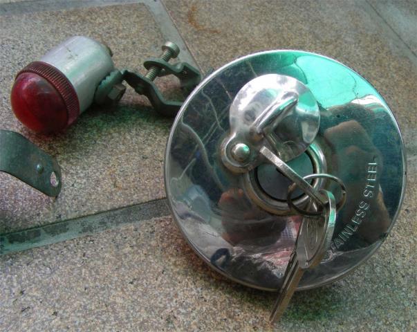 Name:  gas-lid1200.jpg
Views: 230
Size:  55.1 KB