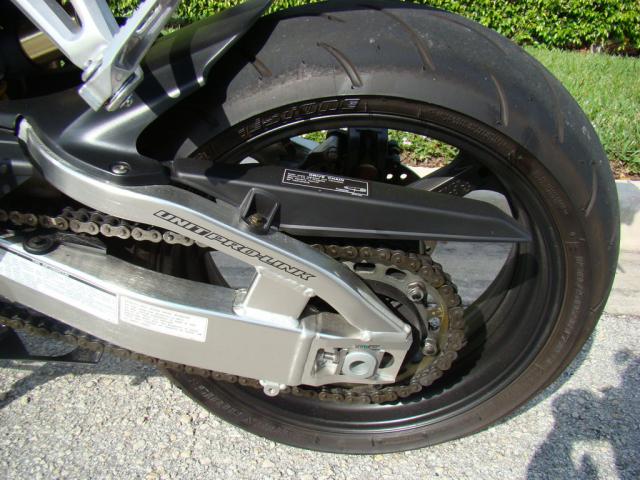 Name:  06-CBR1000-RR-005.jpg
Views: 2145
Size:  60.2 KB