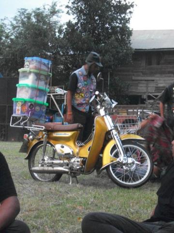 Name:  229772_252918381385610_100000023507807_1036737_168179_n.jpg
Views: 577
Size:  35.4 KB