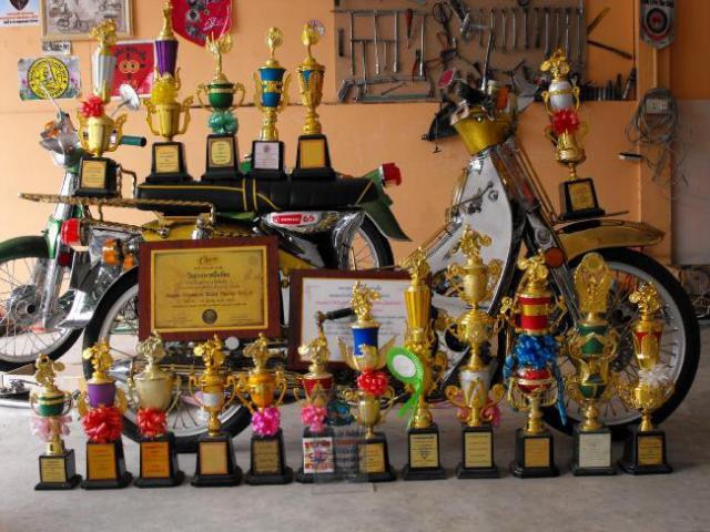 Name:  259975_107507806008045_100002464775869_69509_2171091_n[1].jpg
Views: 884
Size:  66.0 KB
