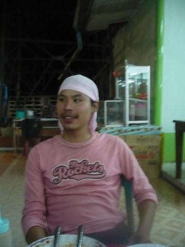 Name:  300920_232934026763338_100001402274867_662072_1052199225_n.jpg
Views: 222
Size:  18.5 KB