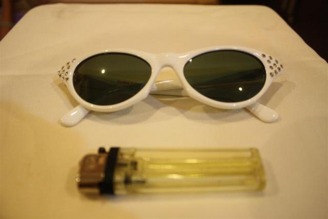 Name:  VTG0119a (Medium).jpg
Views: 72
Size:  19.3 KB