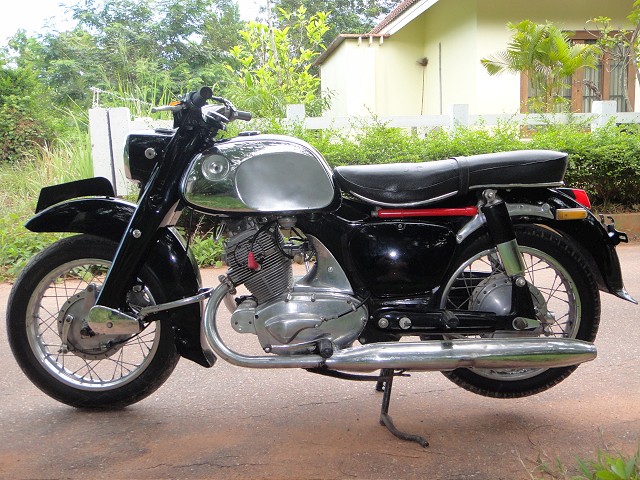 Name:  QUAW0.jpg
Views: 1932
Size:  131.3 KB