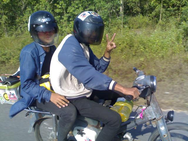 Name:  04122011698.jpg
Views: 47
Size:  56.3 KB