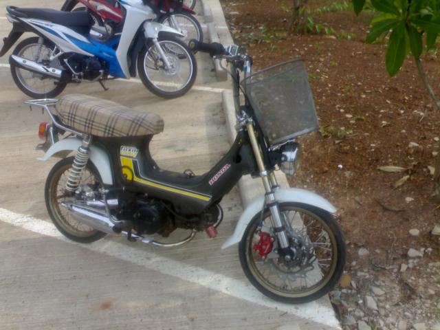 Name:  19062011693.jpg
Views: 130
Size:  48.7 KB