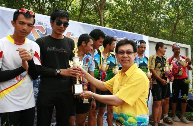 Name:  img322q.jpg
Views: 240
Size:  60.7 KB