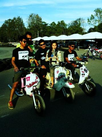 Name:  386165_205557256205946_100002550185190_419933_1887064194_n.jpg
Views: 579
Size:  33.1 KB