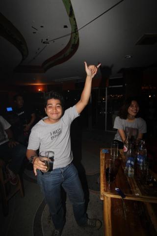 Name:  407219_2911573742780_1063720493_2858738_1371900710_n.jpg
Views: 73
Size:  16.8 KB