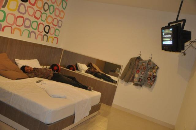 Name:  427732_229128543847332_100002505649113_488111_949777565_n.jpg
Views: 877
Size:  26.4 KB