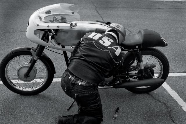 Name:  horst-a-friedrichs-or-glory-21st-century-rockers-vintage-discovery-hd-theater-cafe-racer-caferac.jpg
Views: 538
Size:  53.4 KB