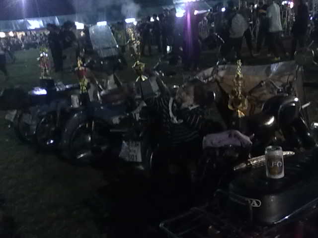 Name:  10032012195.jpg
Views: 183
Size:  27.5 KB