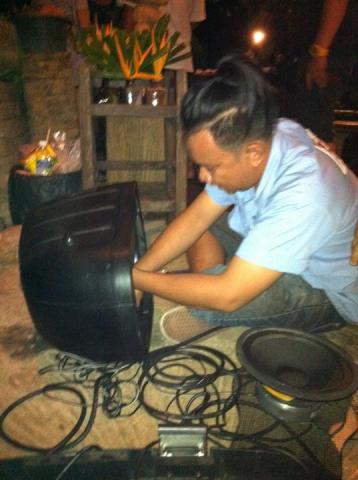 Name:  558478_286009258160745_100002550185190_607641_274045921_n.jpg
Views: 366
Size:  27.4 KB