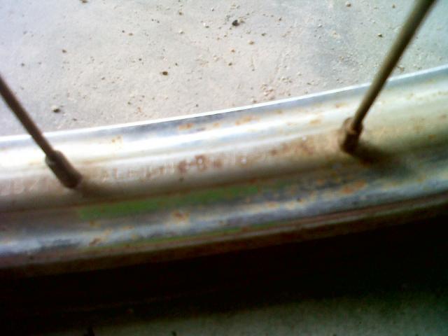 Name:  IMG01443-20120516-1643.jpg
Views: 421
Size:  28.7 KB