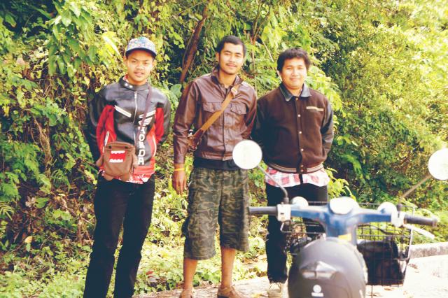 Name:  Chamai-20120424-00248_ (5).jpg
Views: 285
Size:  80.2 KB