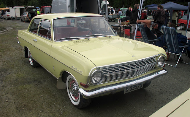 Name:  5859052233_3b7c417c17_b.jpg
Views: 201
Size:  95.1 KB