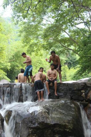 Name:  582417_425977107436728_108323385_n.jpg
Views: 212
Size:  41.1 KB
