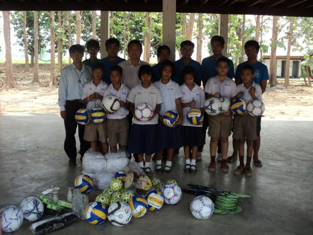 Name:  430520_235654056531388_668670278_n.jpg
Views: 46
Size:  62.6 KB