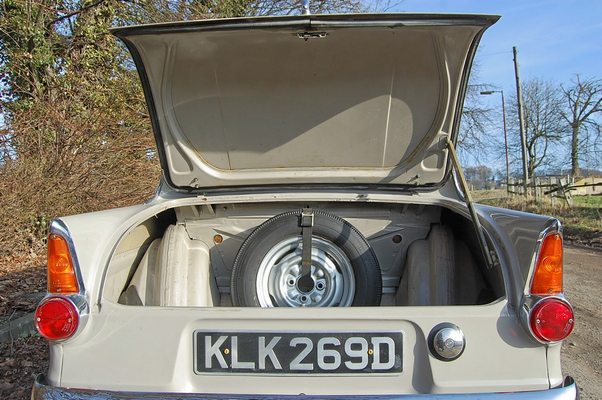 Name:  Ford_Anglia_Deluxe_6.JPG
Views: 257
Size:  68.7 KB