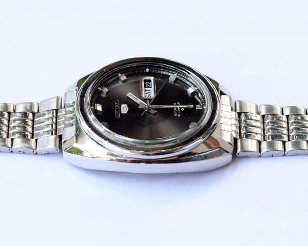 Name:  s9.jpg
Views: 195
Size:  31.5 KB