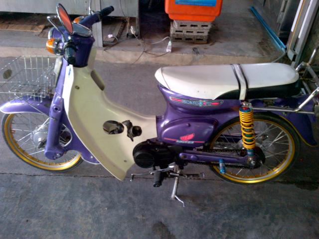 Name:  Chom Bueng-20121121-00215.jpg
Views: 640
Size:  48.0 KB