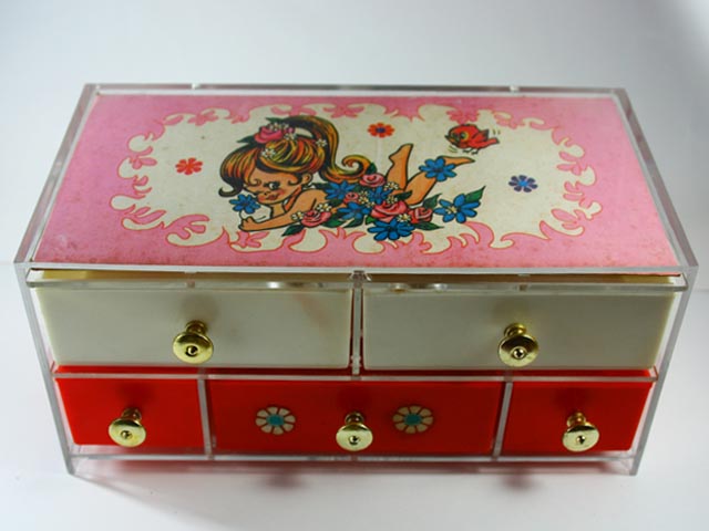 Name:  001 PRISCILLAS MUSICAL TREASURE CHEST a.jpg
Views: 1688
Size:  58.6 KB