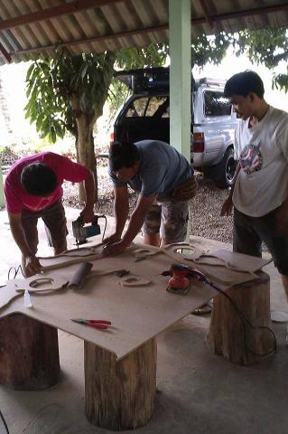 Name:  1526568_334798423326606_1619472739_n.jpg
Views: 184
Size:  31.2 KB