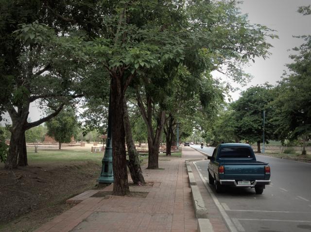 Name:  001.jpg
Views: 113
Size:  63.4 KB