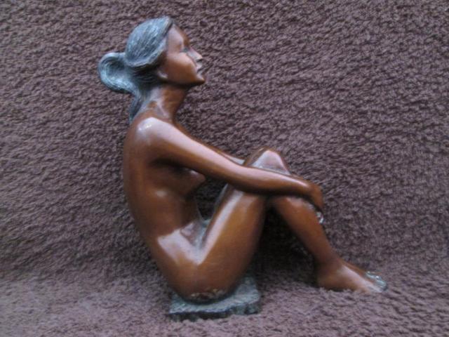 Name:  girl4.jpg
Views: 148
Size:  53.3 KB