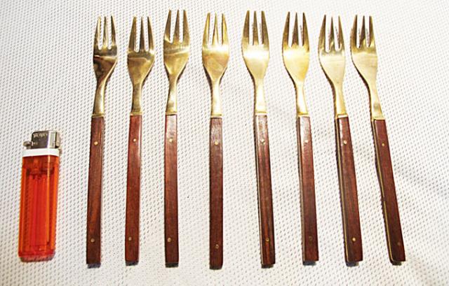 Name:  q554.jpg
Views: 471
Size:  59.9 KB