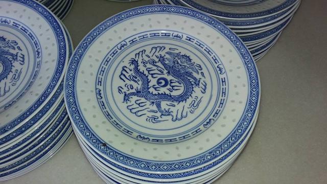 Name: จานกระเบื้องลายครามเม็ดแตง ลายมังกร กว้าง 9 นิ้ว ขายใบละ 160 รับเป็นโหลคิดโหลละ 1800 ค่าส่งตามจำ.jpg
Views: 1472
Size: 49.7 KB