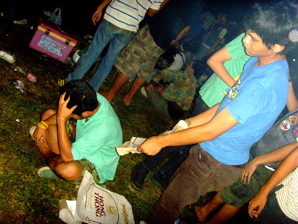Name:  126.jpg
Views: 573
Size:  139.9 KB